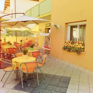 hotel-zenit.riccione-hotels.org/